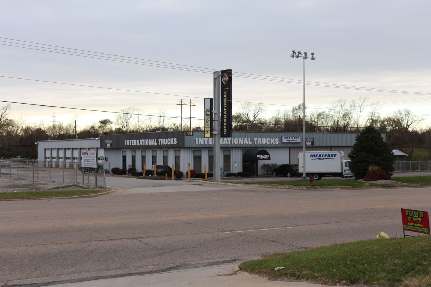 401 S Dirksen Pkwy, Springfield, IL 62703
